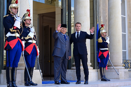 Perkuat Kemitraan Strategis, Presiden Prabowo Subianto Bertemu Presiden Emmanuel Macron di Paris